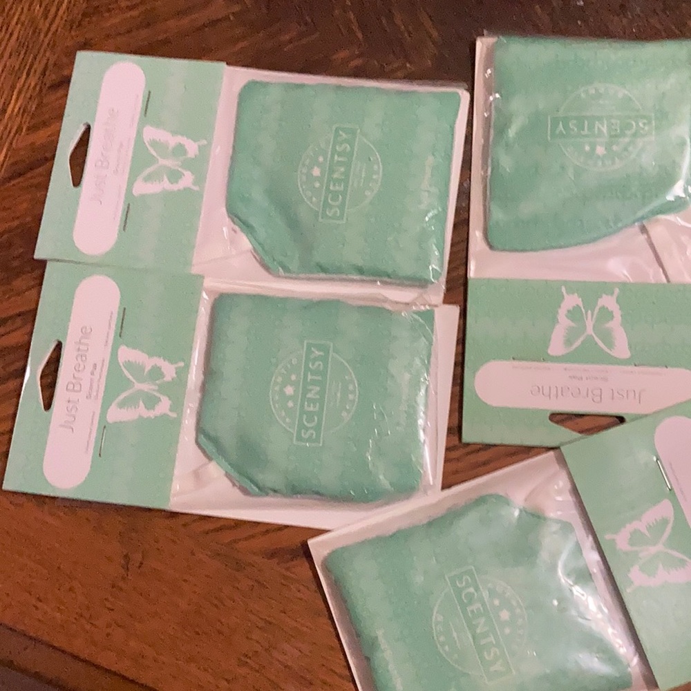Scentsy Just breathe oak